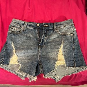 Kendall+Kylie Jean shorts size 3/26 worn twice